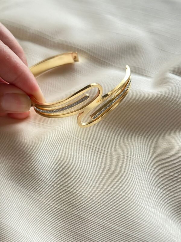 Velvet Arc - Image 3