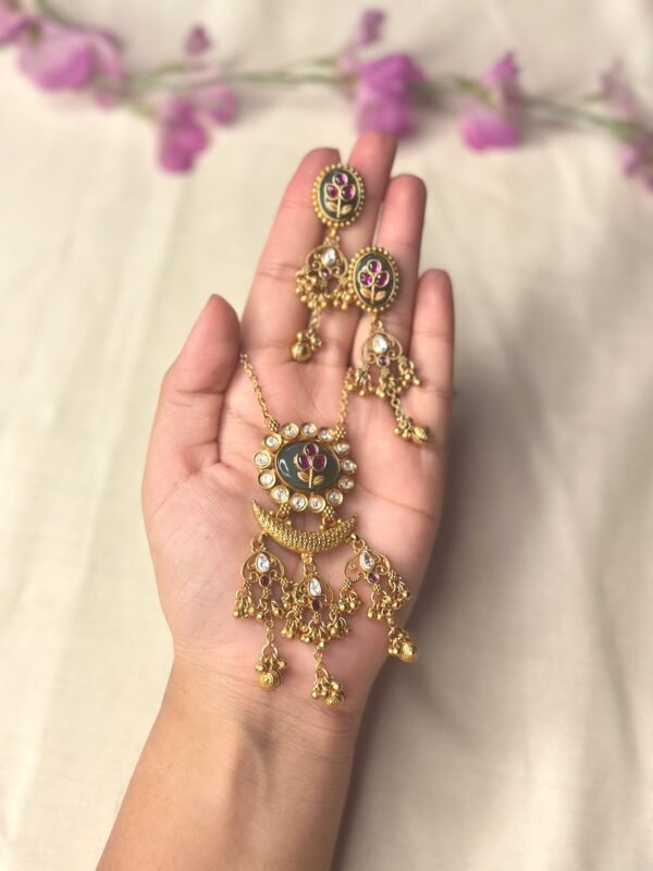 Chandrika Chain