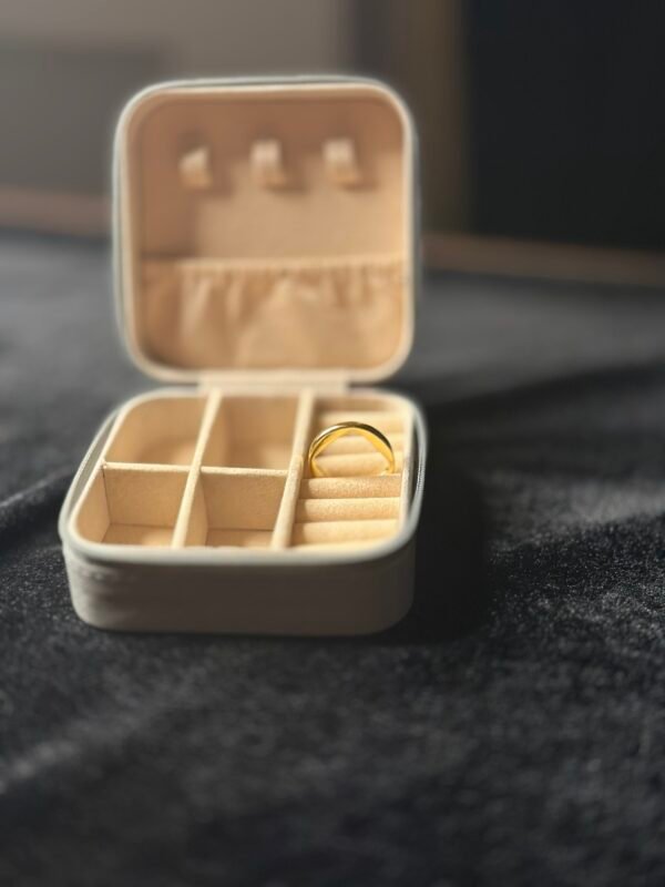 Circle/Square Ring - Image 3